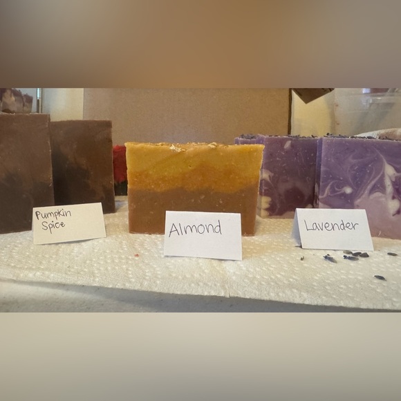 CUSTOM Handmade Soap Bundle for @thunderpuppy ☺️💗 - Picture 4 of 7